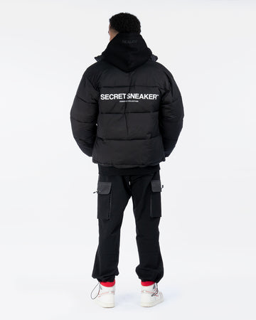 SSS ESSENTIALS PUFFER JACKET BLACK
