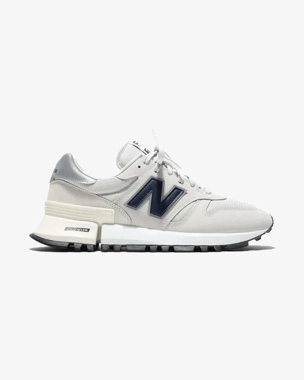 NEW BALANCE R_C1300 GREY -
