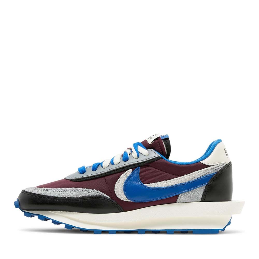 nike sacai vaporwaffle burgundy